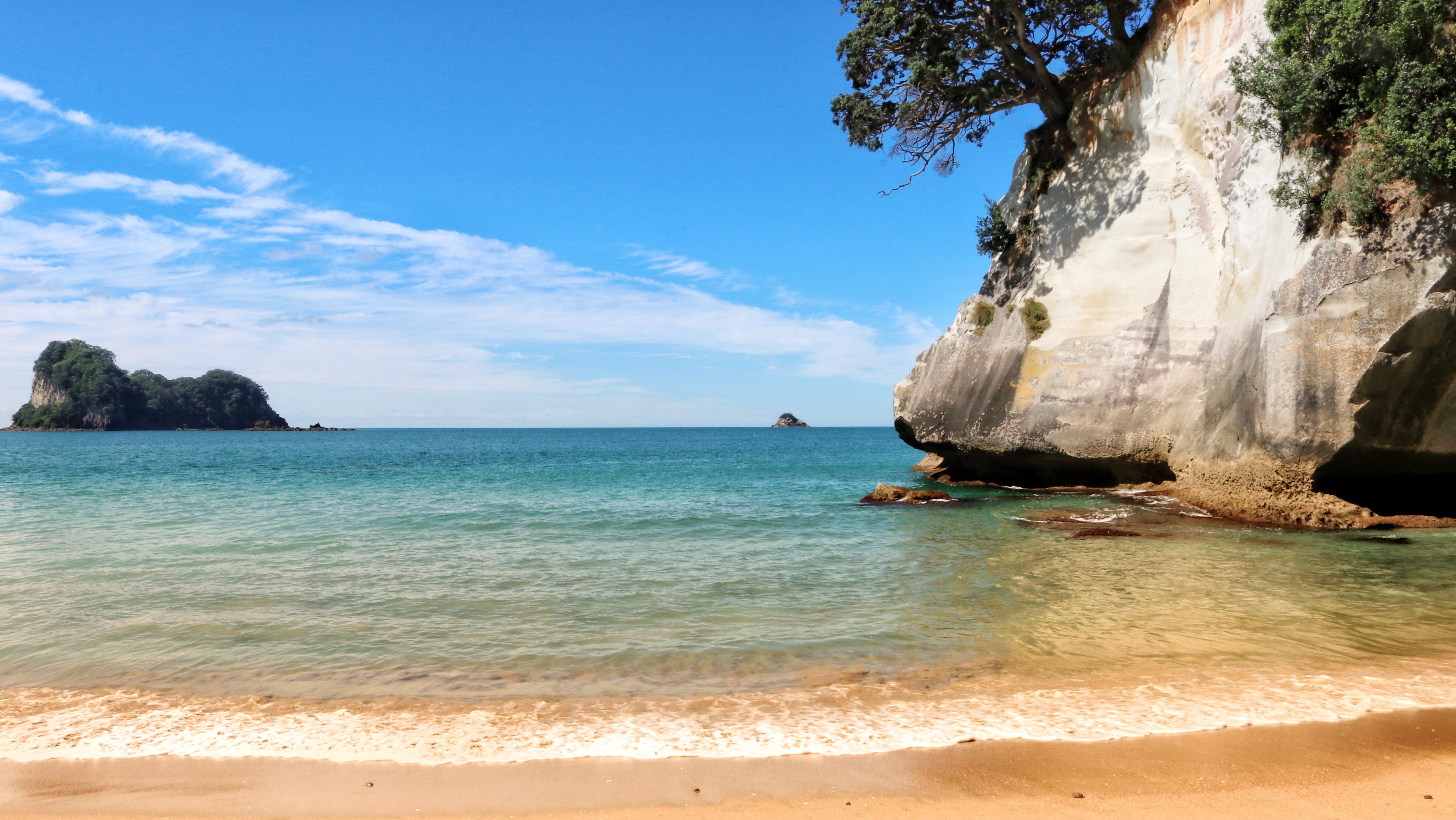 CATHEDRAL COVE, NEW ZEALAND